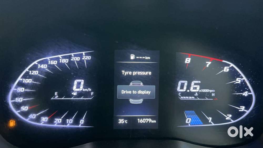 Hyundai Verna 1.5 Mpi Mt Sx (o), 2023, Petrol