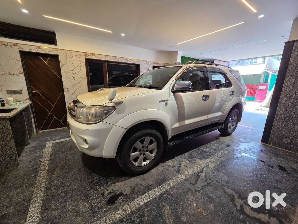 Toyota Fortuner Diesel 2011