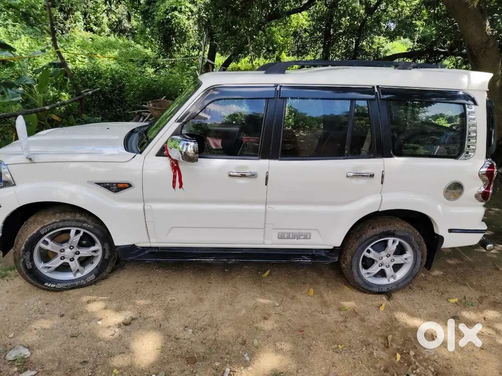 Mahindra Scorpio Classic 2016 Diesel 80000 Km Driven