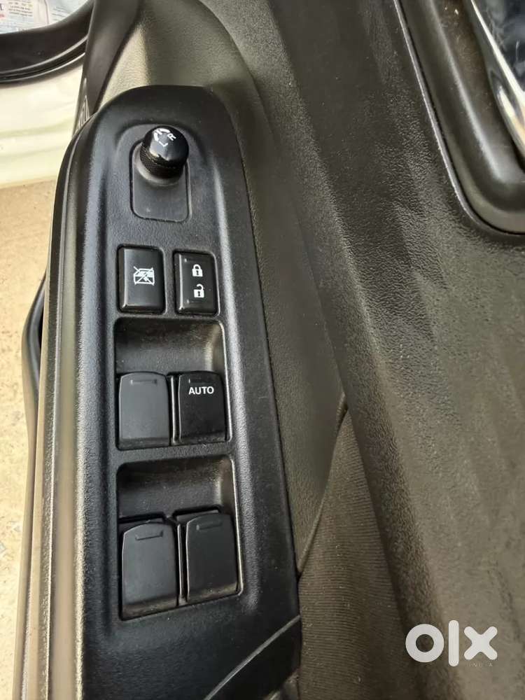 Maruti Suzuki Swift Vxi, 2025, Petrol