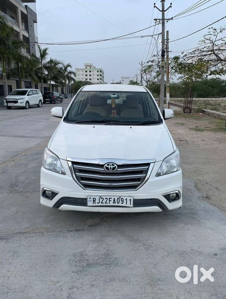 Toyota Innova 2015