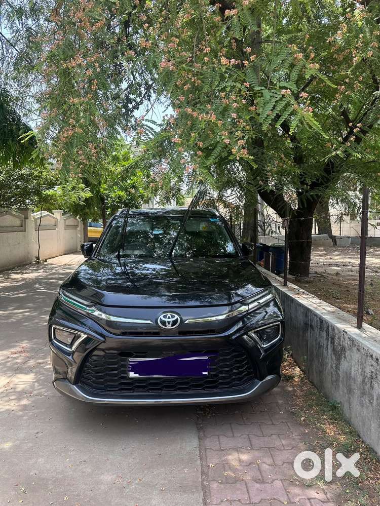 Hyryder Black Color 10450km Driven
