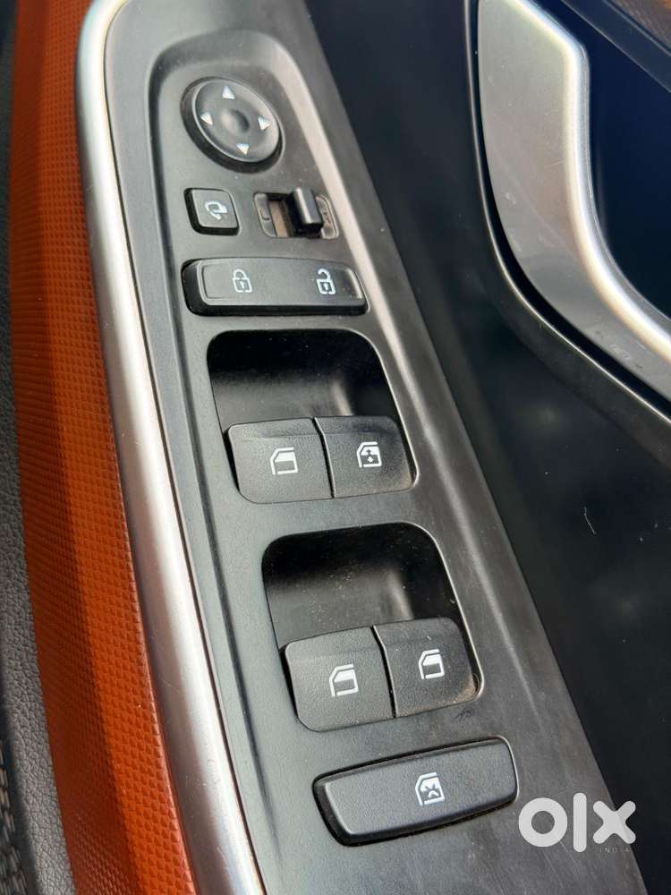 Hyundai Alcazar Signature, 2021, Petrol