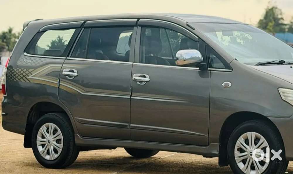 Toyota Innova 2014