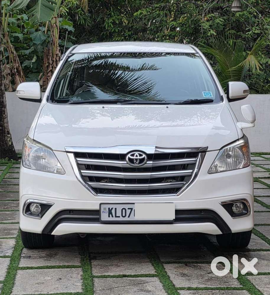 Toyota Innova 2015