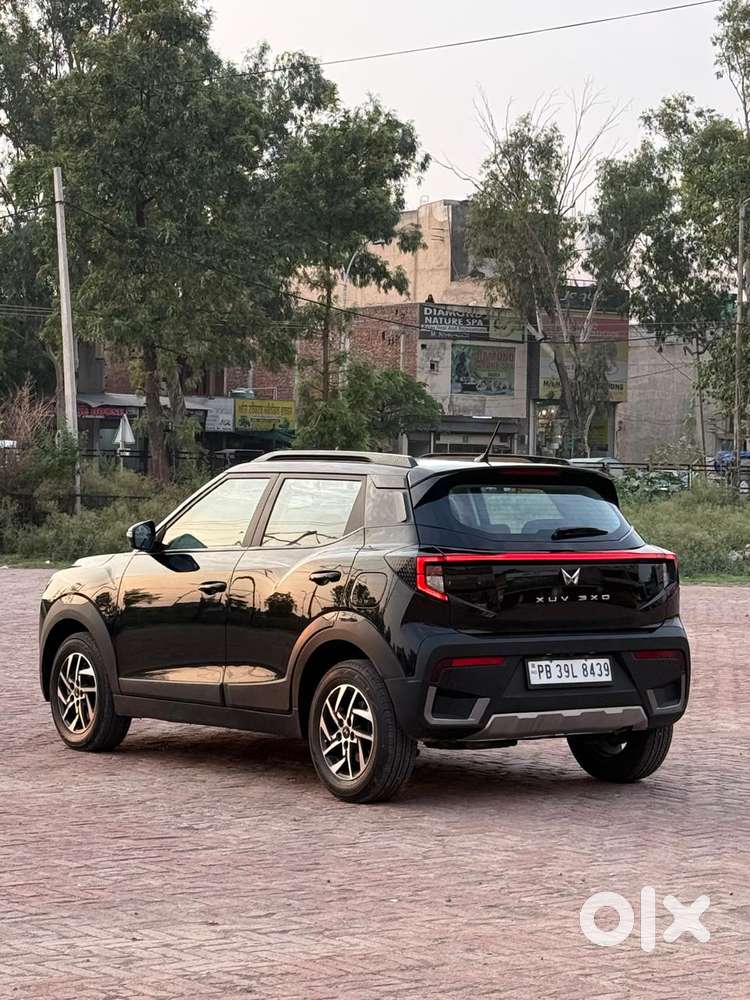 Mahindra Xuv300 W8 Amt Diesel, 2024, Diesel