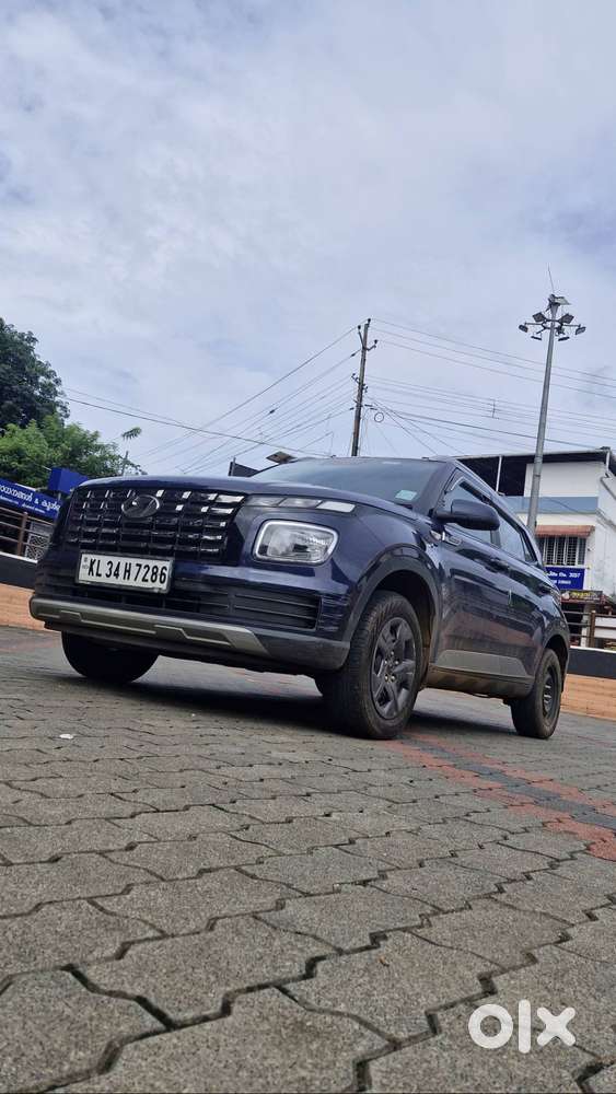 Hyundai Venue 2023 Petrol 41000 Km Driven