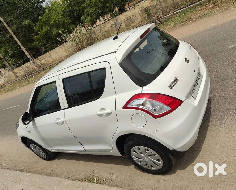 Maruti Suzuki Swift Lxi Option, 2016, Petrol