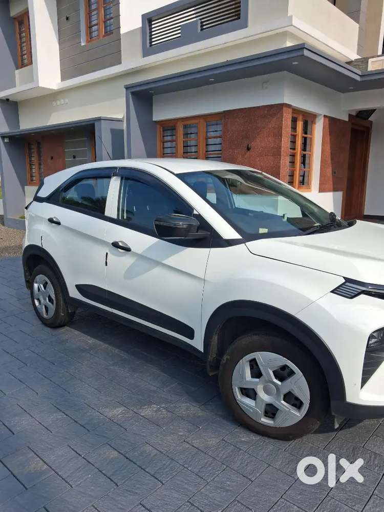 Tata Nexon Smart Petrol November 2025