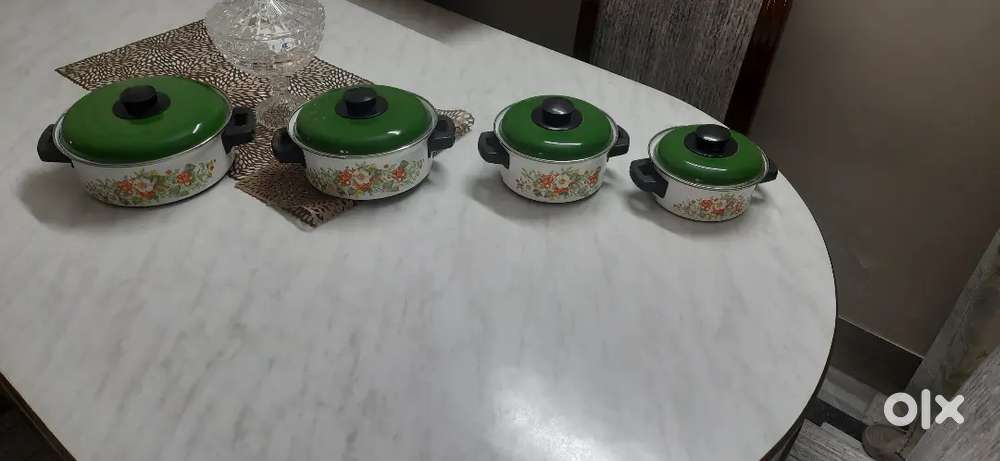 Serving Casrol Set