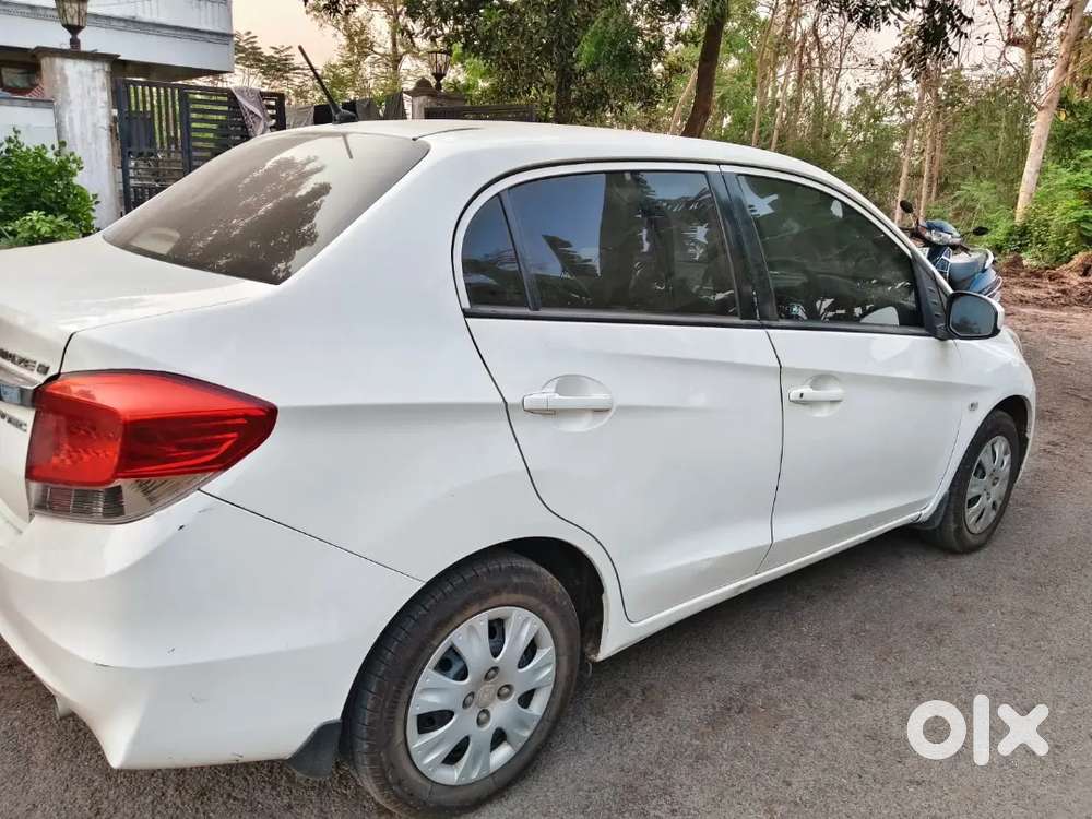 Honda Amaze 2013 Petrol Single Hand Showroom Track