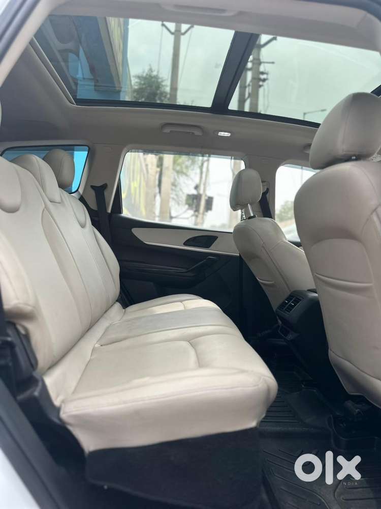 Mahindra Xuv700 2.2 Ax 5 Diesel At Str, 2023, Diesel