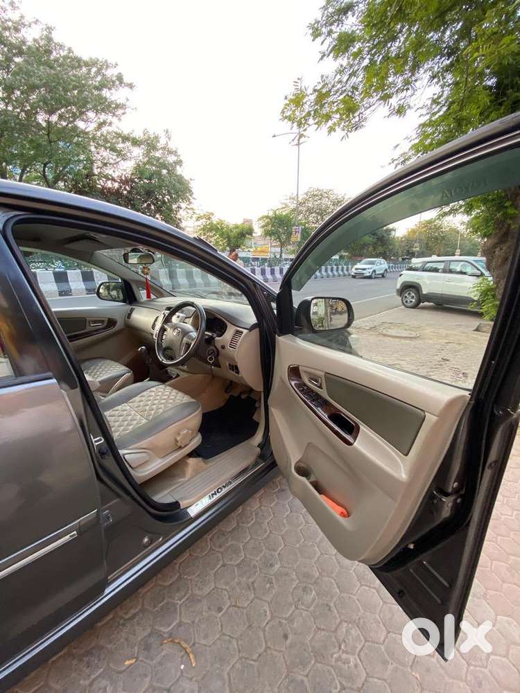 Toyota Innova 2013 Diesel Well Maintained