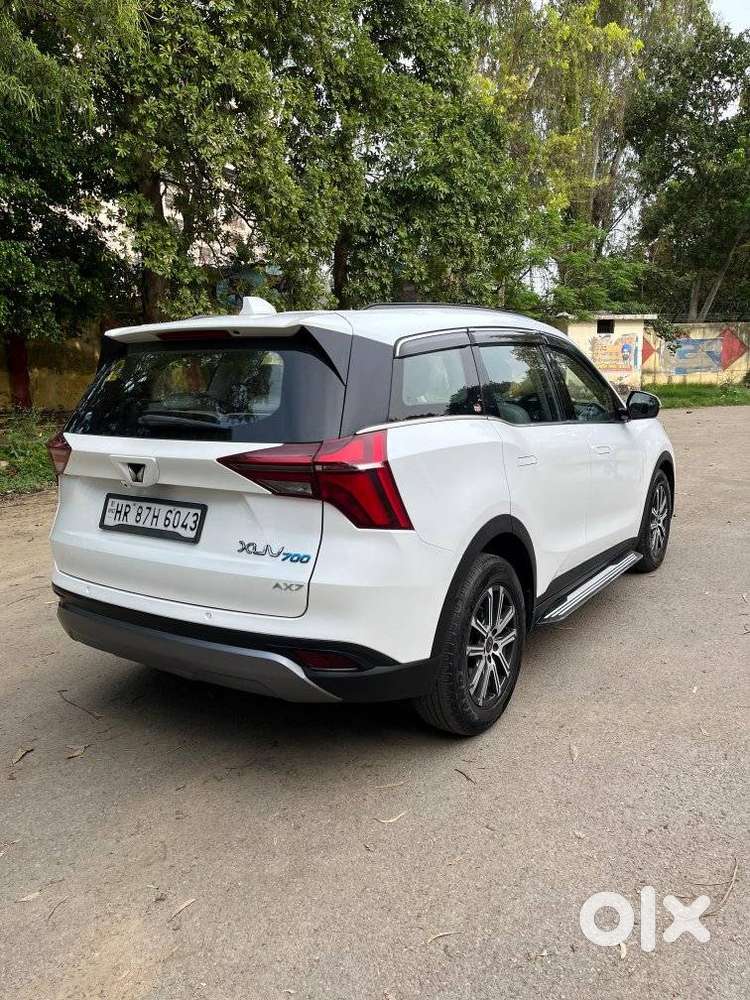 Mahindra Xuv700 2.0 Ax 7 Petrol Mt Str, 2022, Petrol