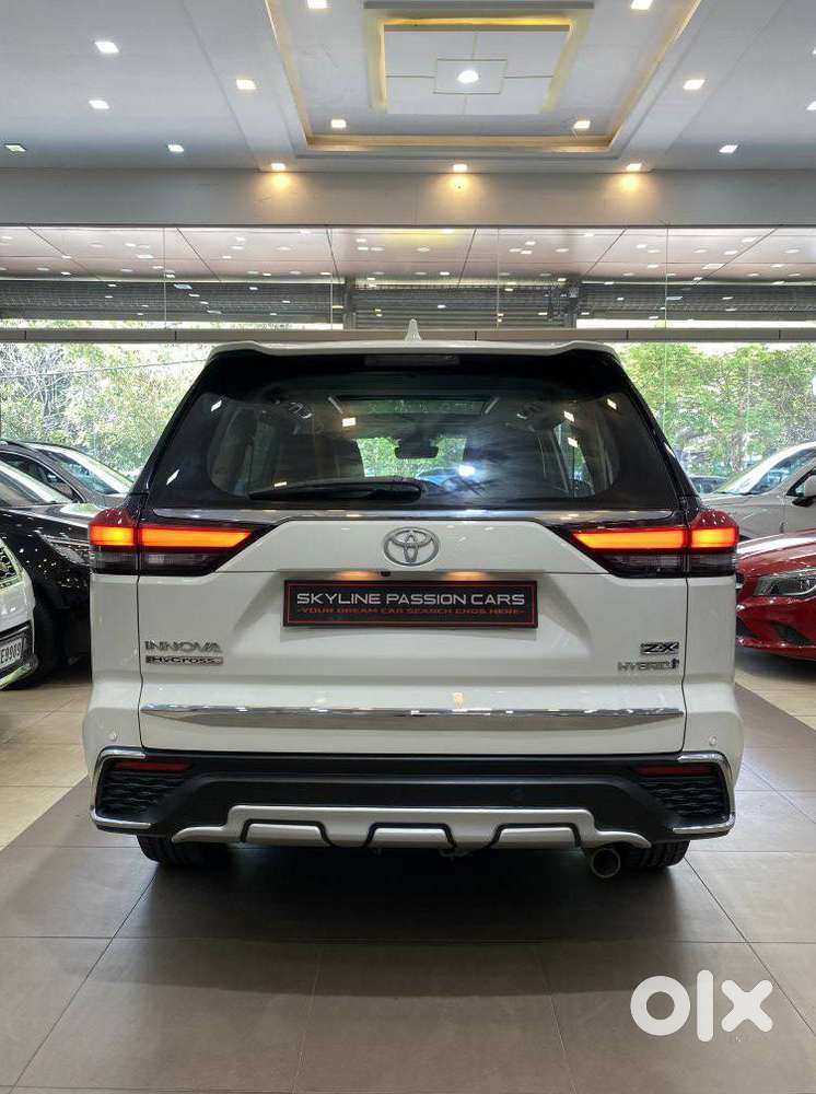 Toyota Innova Hycross 2.0 Zx Hybrid 7 Str, 2023, Petrol