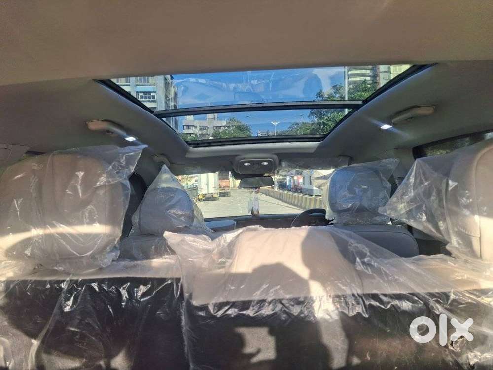 Mahindra Xuv700 2.0 Ax 7 Petrol At Str, 2025, Petrol