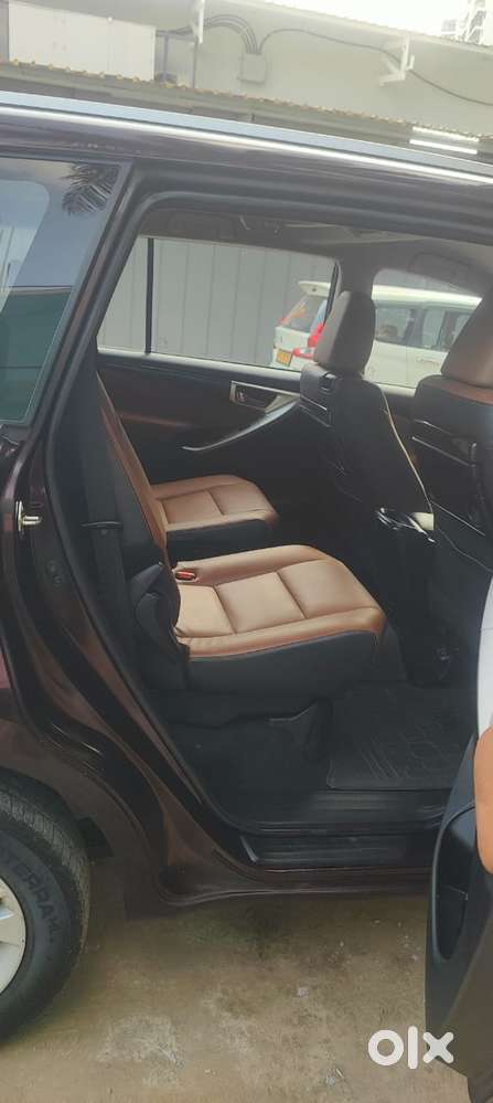 Toyota Innova Crysta 2.8z Automatic, 2017, Diesel