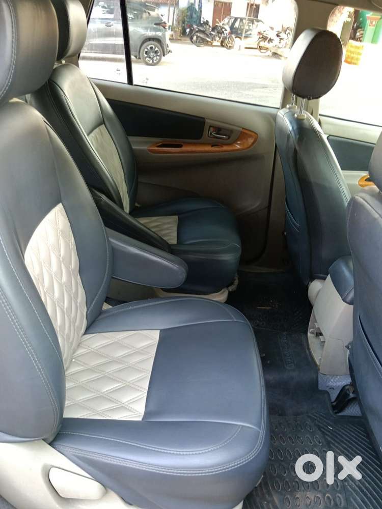 Toyota Innova 2.5 V 7 Str, 2011, Diesel