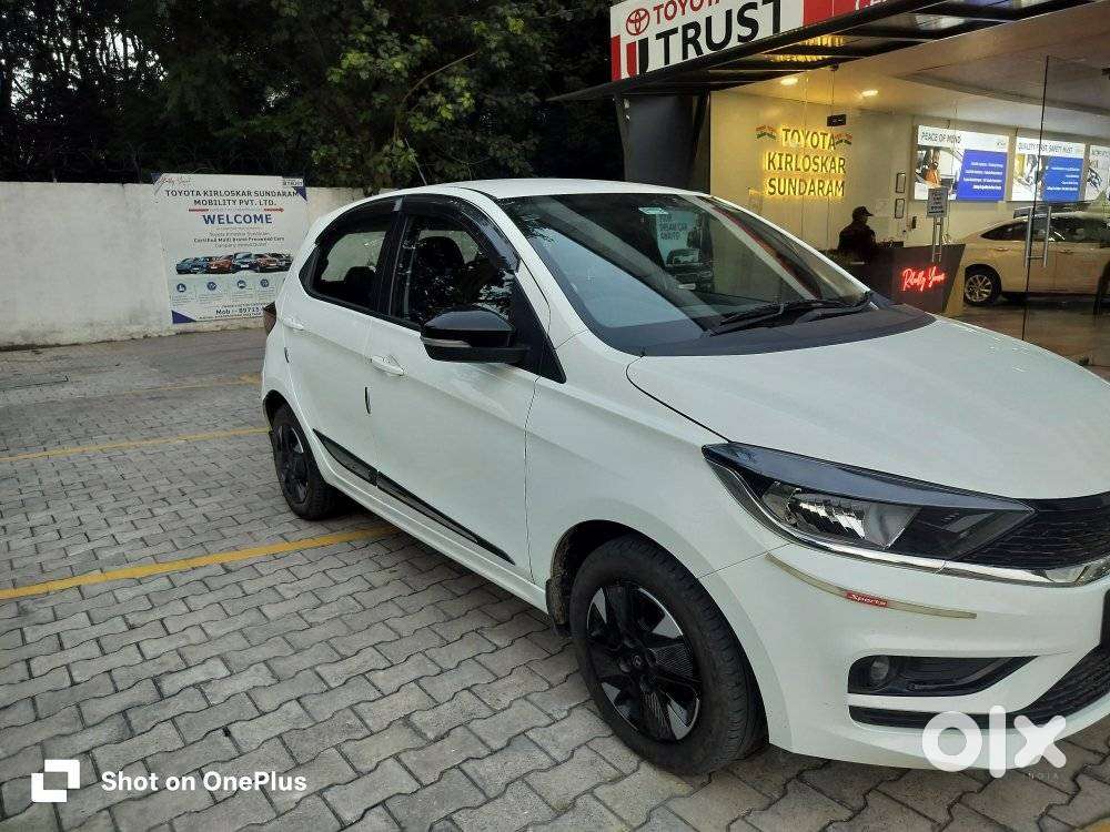 Tata Tiago 1.2 Revotron Xta, 2025, Petrol