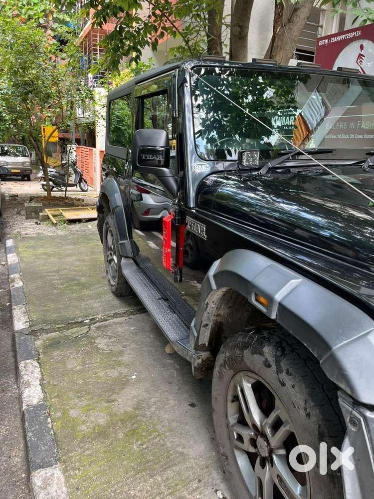 Mahindra Thar (model: 2022) 2.0 Lx Hard Top Petrol Mt 4x4