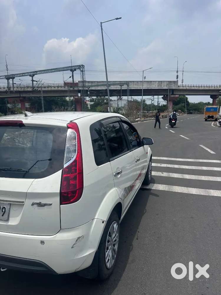 Ford Figo 2011 Petrol 80000 Km Driven