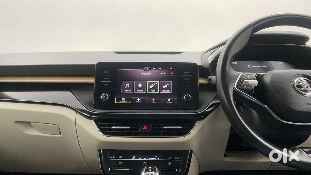 Skoda Slavia Style 1.0l Tsi At, 2022, Petrol