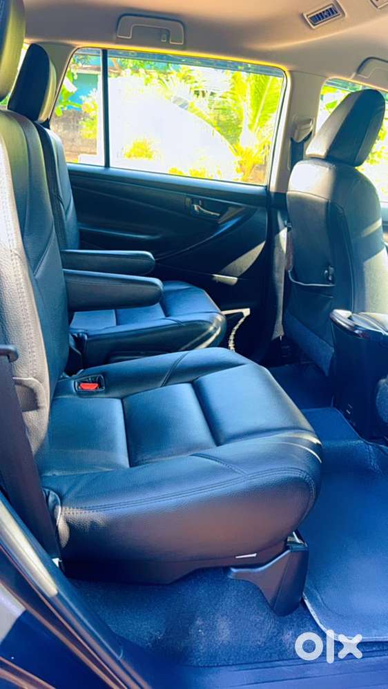 Toyota Innova Crysta 2022 Diesel 530000 Km Driven