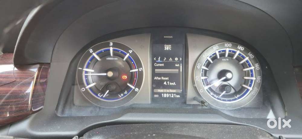 Toyota Innova Crysta 2.4 V 8 Str, 2017, Diesel