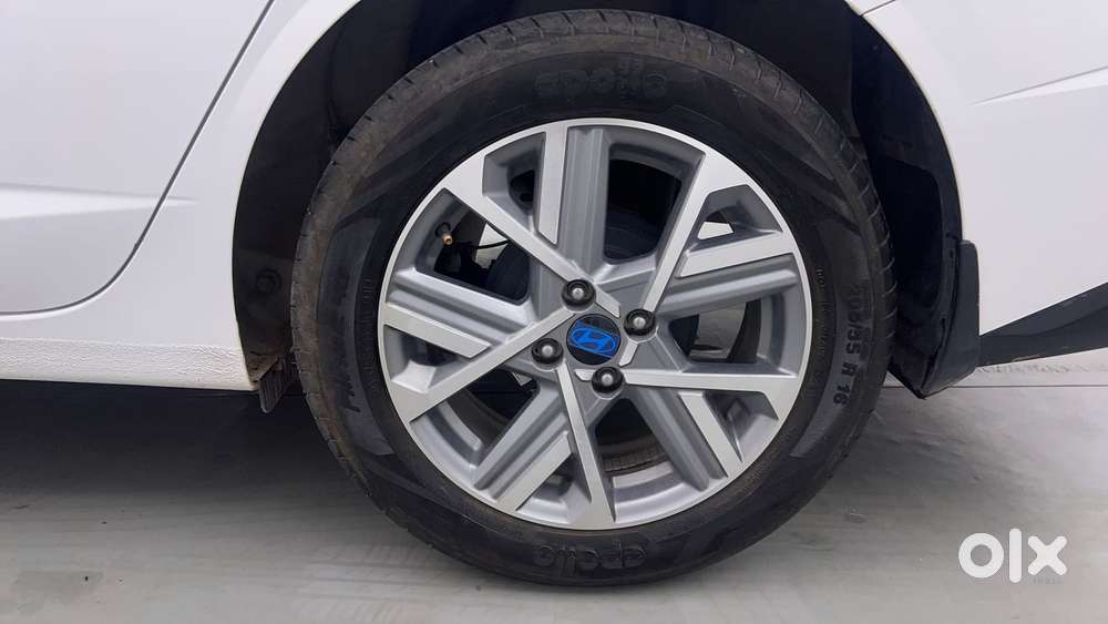 Hyundai Verna 1.5 Sx (o) Vtvt Ivt, 2024, Petrol