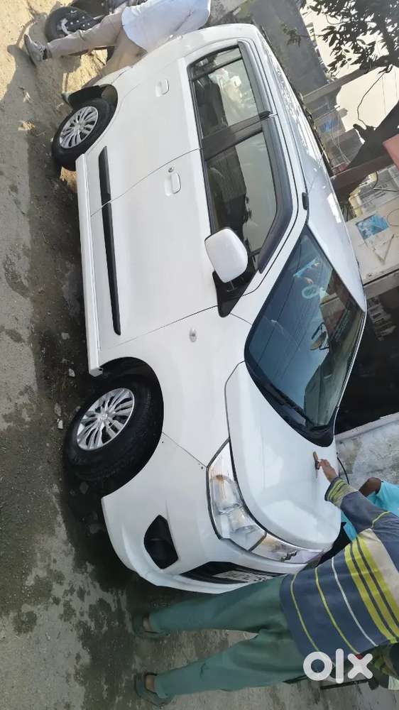 Good Condition Hai Ek Dum New Jaise.power Stearing 4 Windows Power