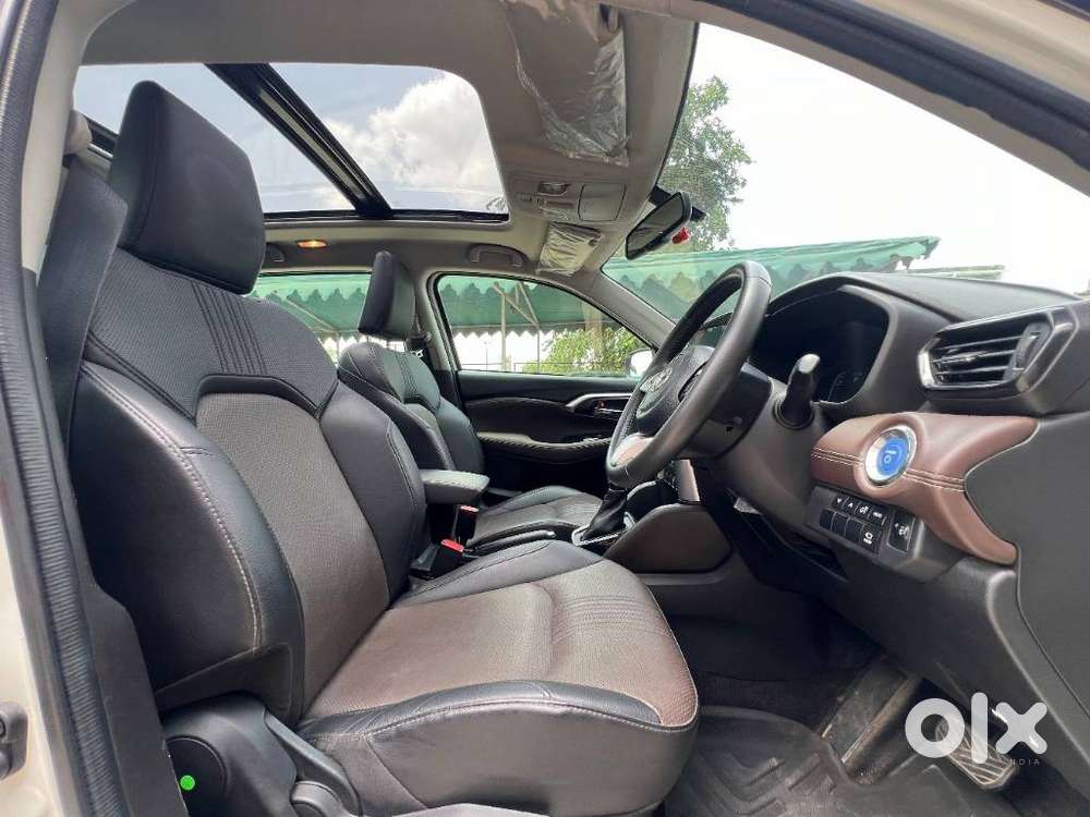 Toyota Urban Cruiser Hyryder 1.5 V Hybrid, 2023, Petrol