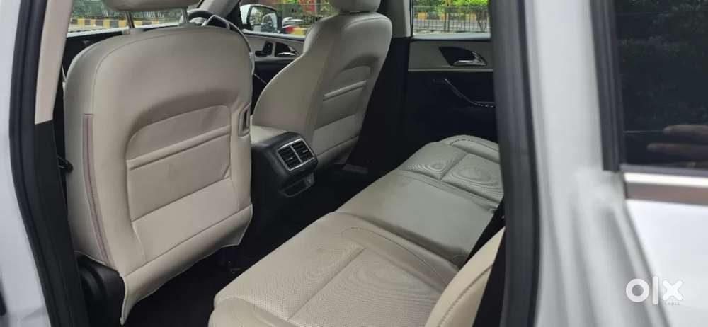 Mahindra Xuv700 2.2 Ax 7 Diesel At Luxury Pack Str, 2024, Diesel