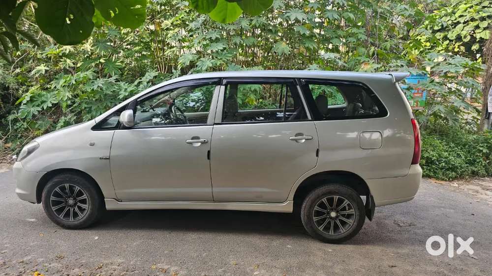 Toyota Innova 2007 Diesel 180000 Km Driven