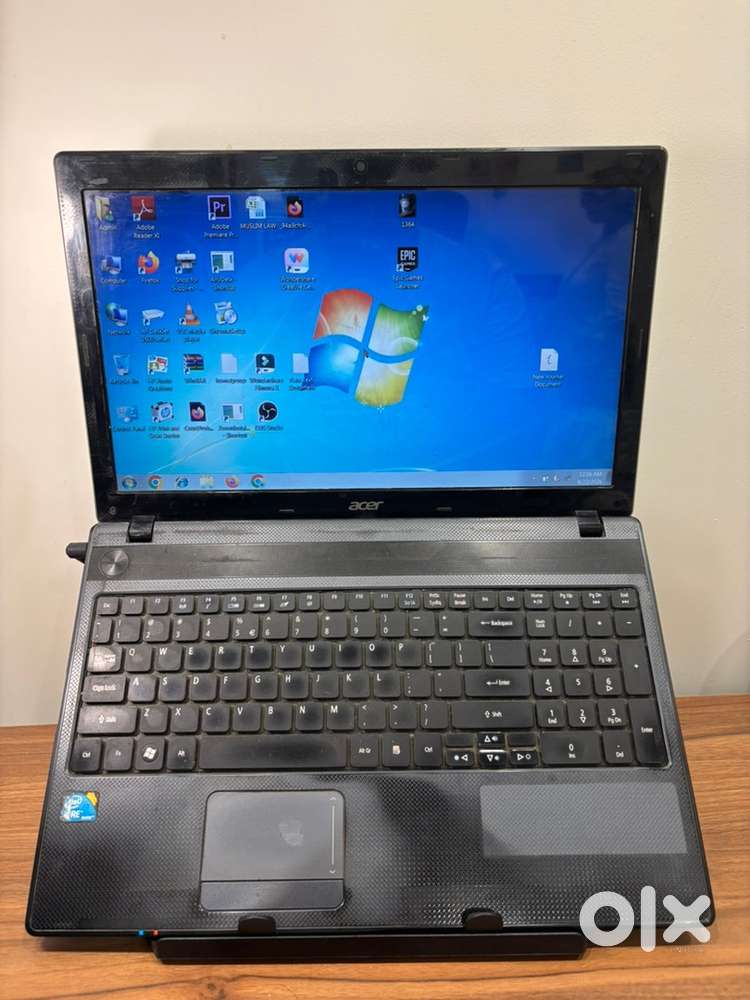 Laptop i3  RAM 6 GB  HDD  512GB