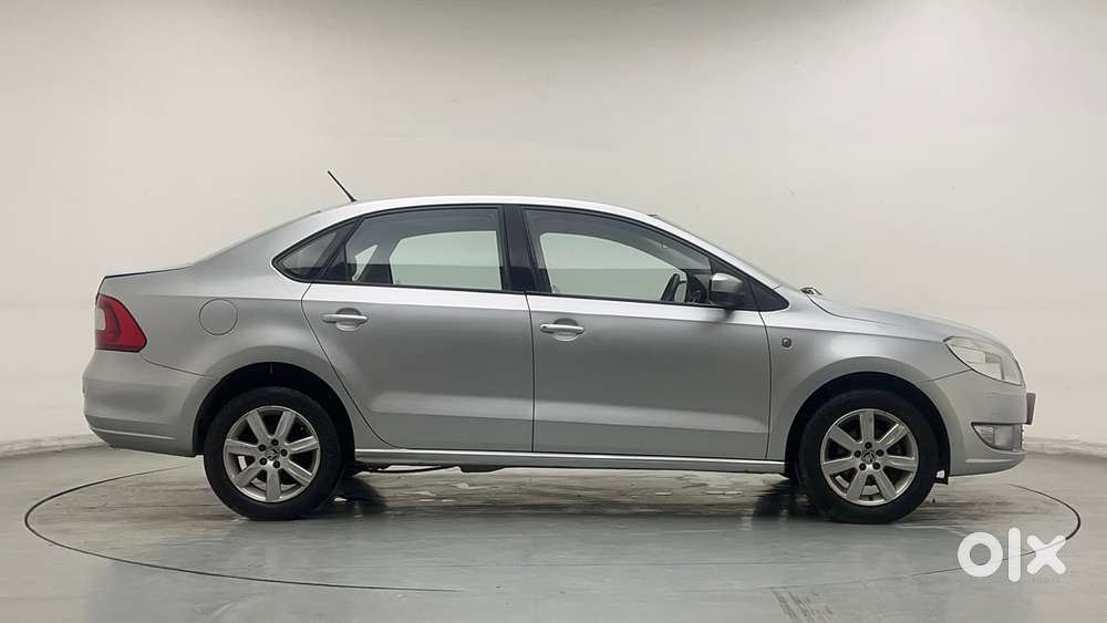 Skoda Rapid 1.6 Mpi Ambition, 2014, Petrol