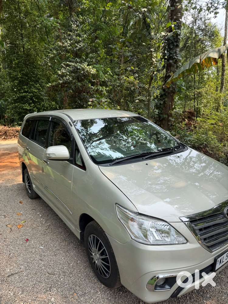 Toyota Innova Diesel 2012 Car
