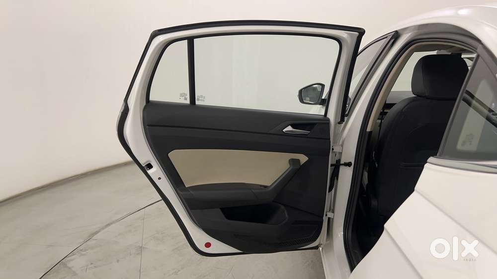 Skoda Slavia Style 1.0l Tsi At, 2022, Petrol
