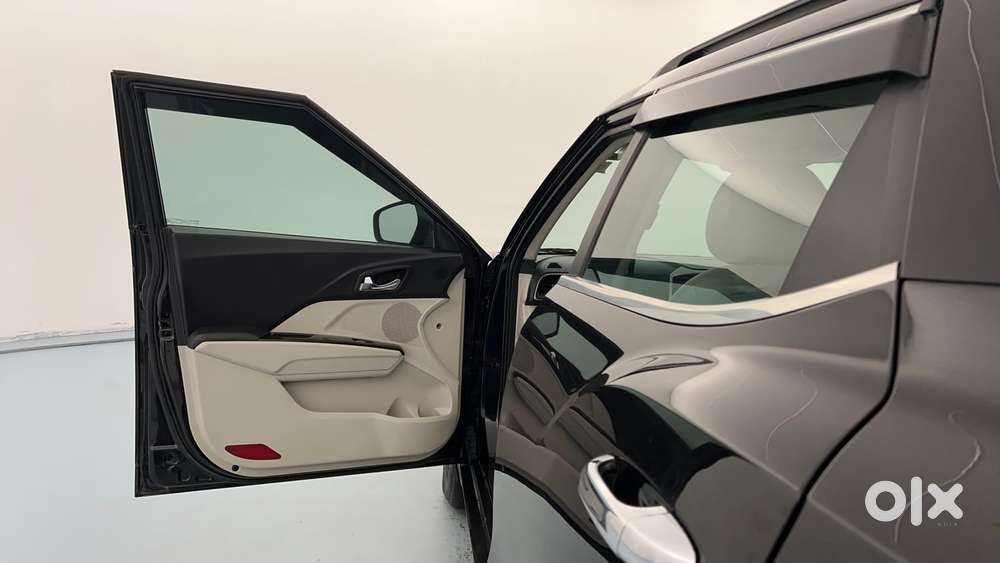 Mahindra Xuv300 W8 Option Diesel, 2023, Diesel