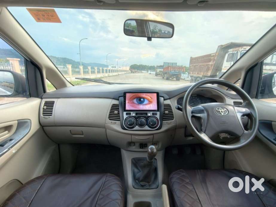 Toyota Innova 2.5 G (diesel) 8 Seater, 2012, Diesel