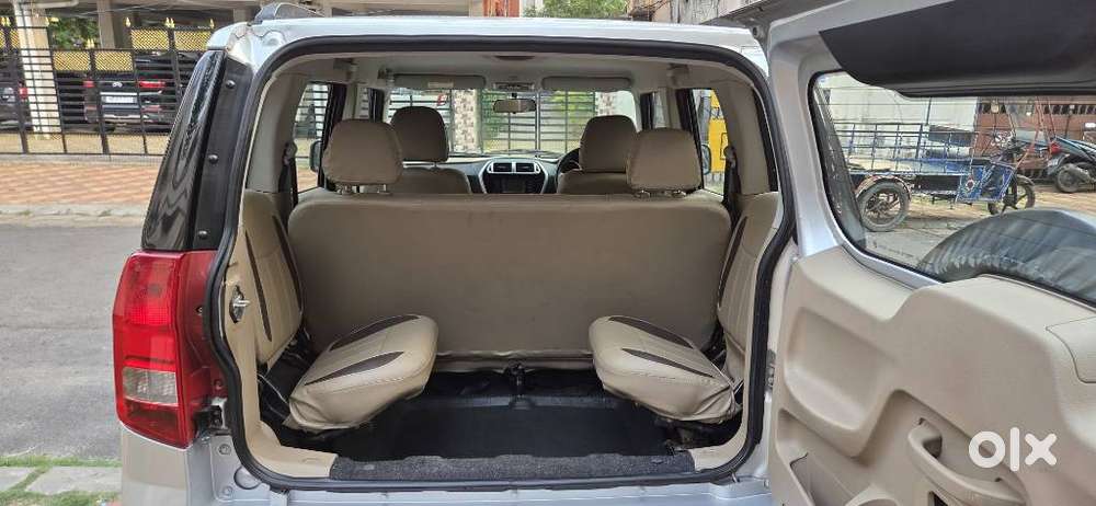 Mahindra Tuv 300 Mhawk100 T8, 2016, Petrol