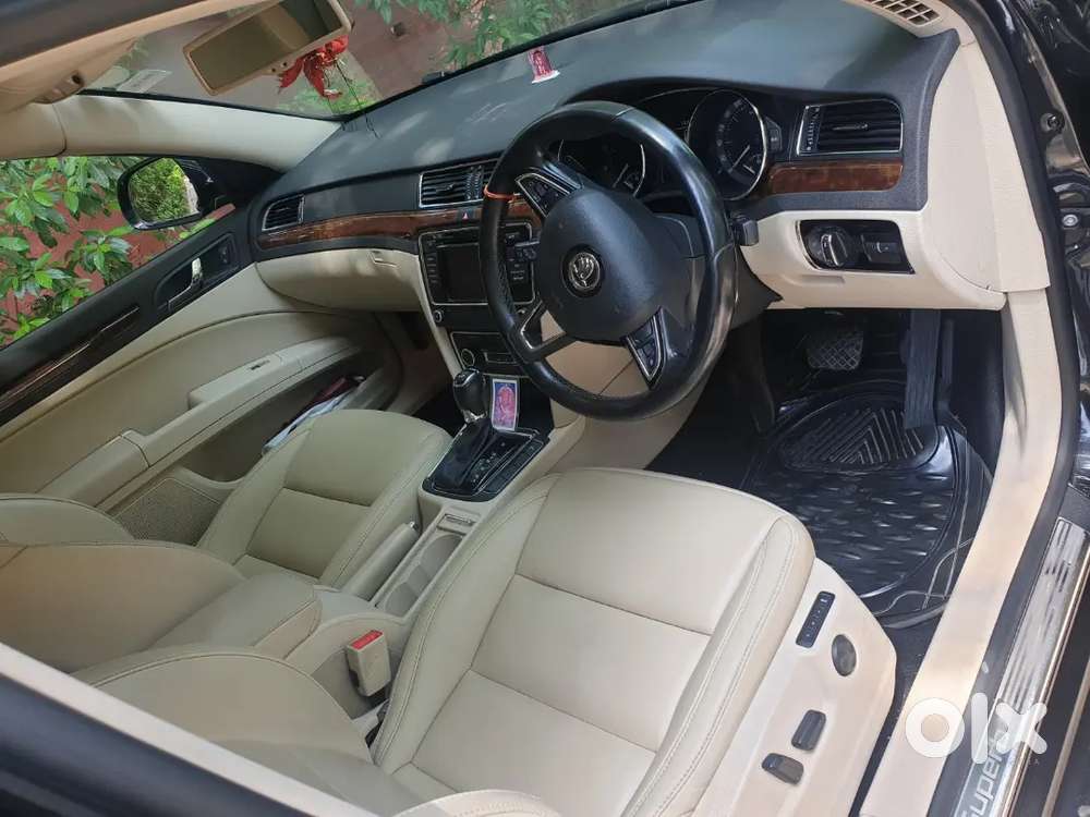 Skoda Superb 2015 Petrol 84700 Km Driven