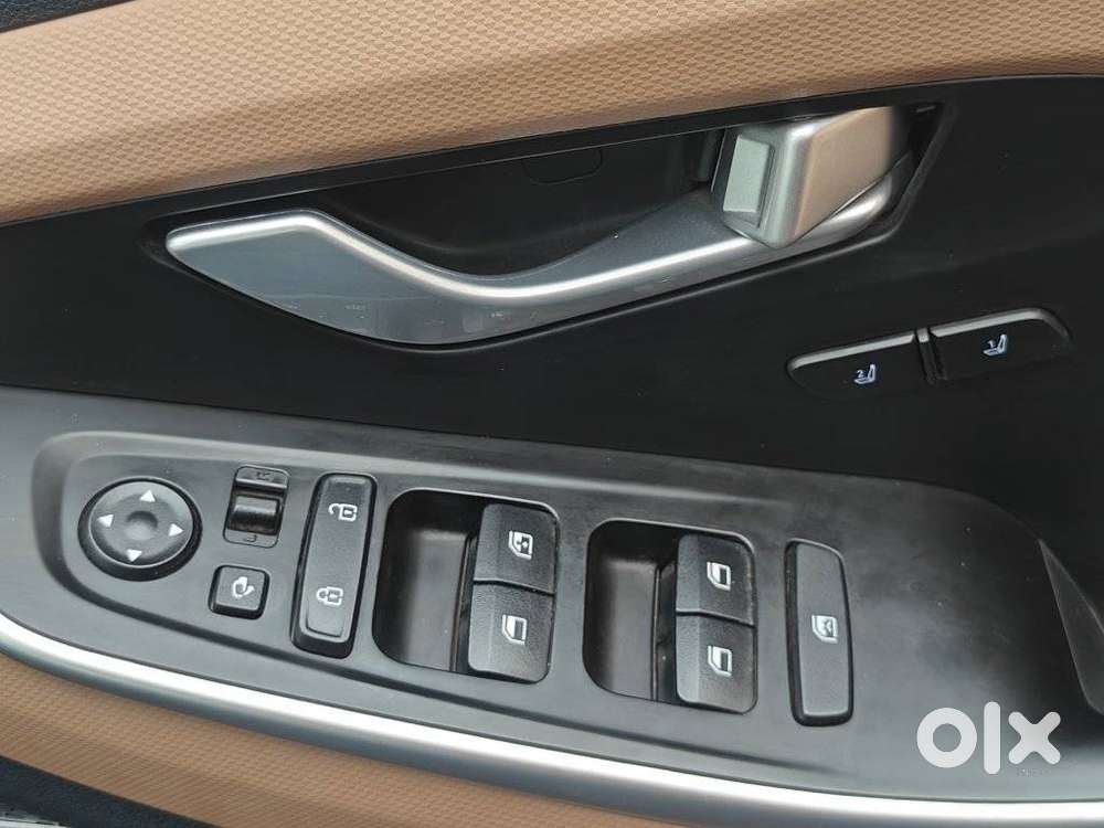 Hyundai Alcazar Signature (o) 6 Str 1.5 Petrol Dct, 2024, Petrol