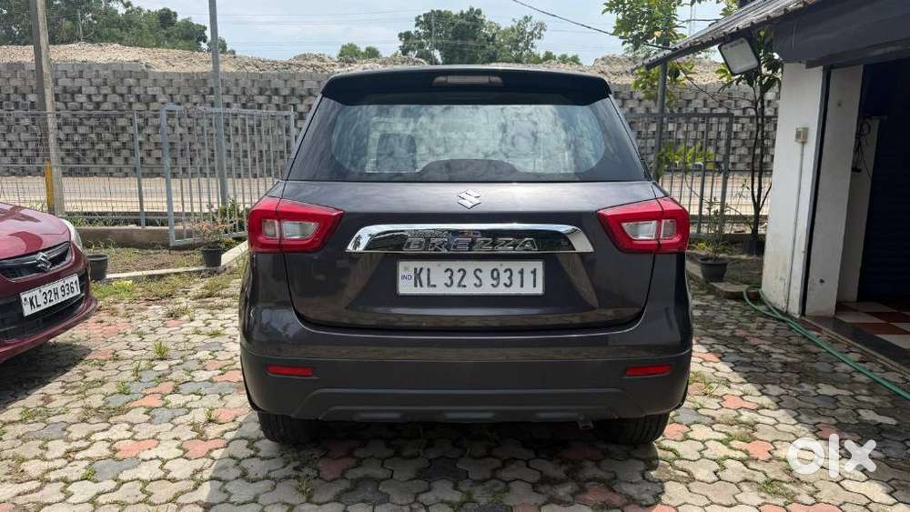 Maruti Suzuki Brezza 1.5 Lxi Smart Hybrid, 2022, Petrol
