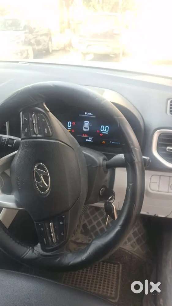 Hyundai Venue 2023 Petrol 24000 Km Driven