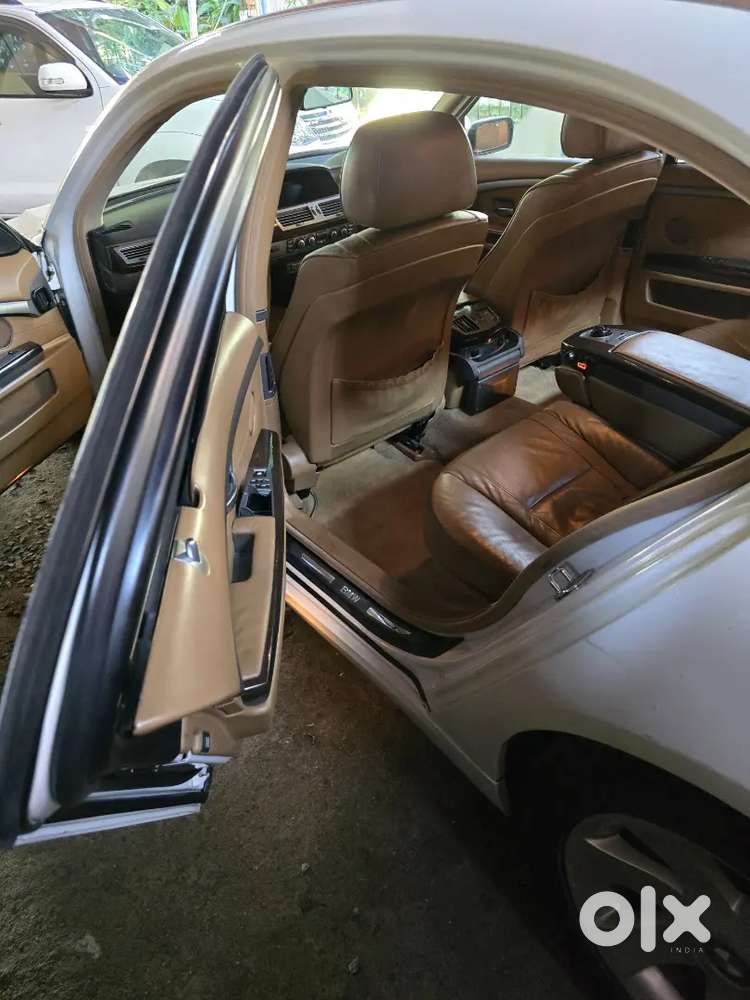 Bmw 7 Series Sedan 2007 Waiting