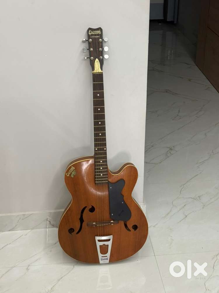 Brand new branded gitar