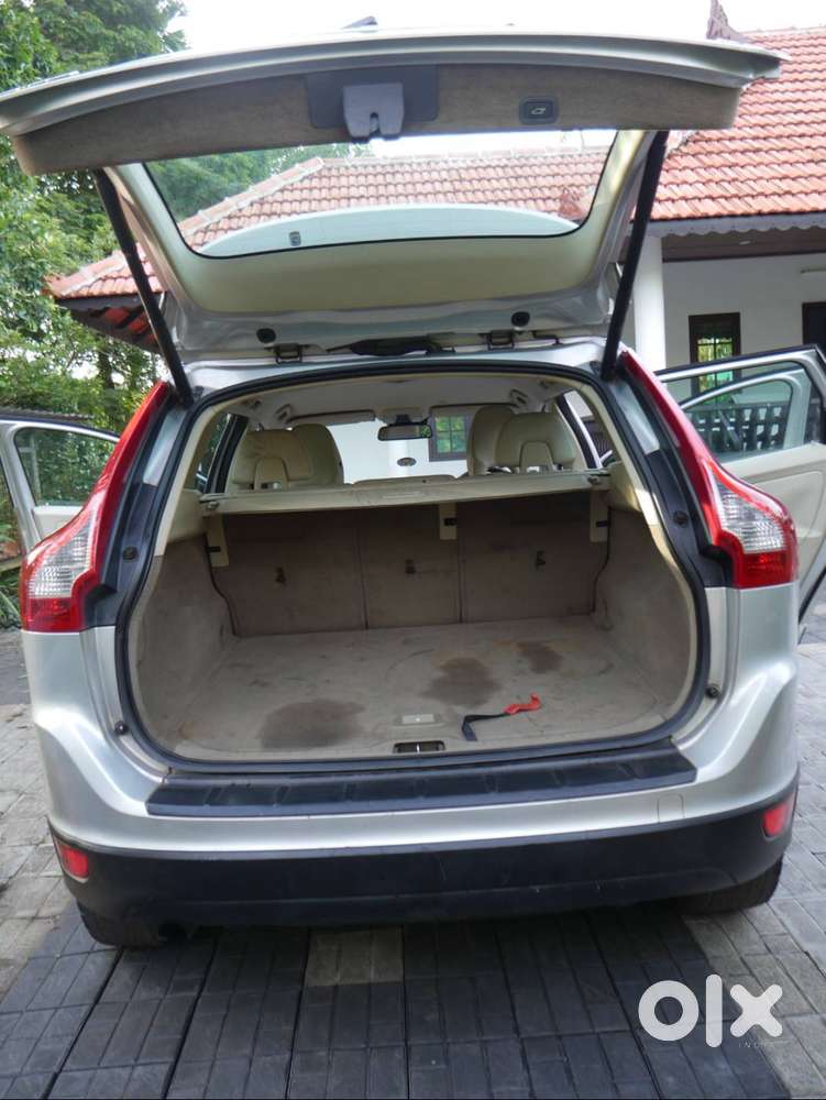 Volvo Xc60, Metalic Silver, 2012 D3, Diesel Automatic, Good Condition