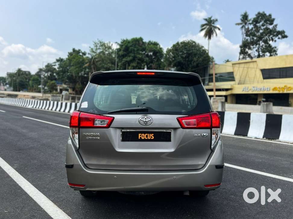 Toyota Innova Crysta 2.4 V, 2019