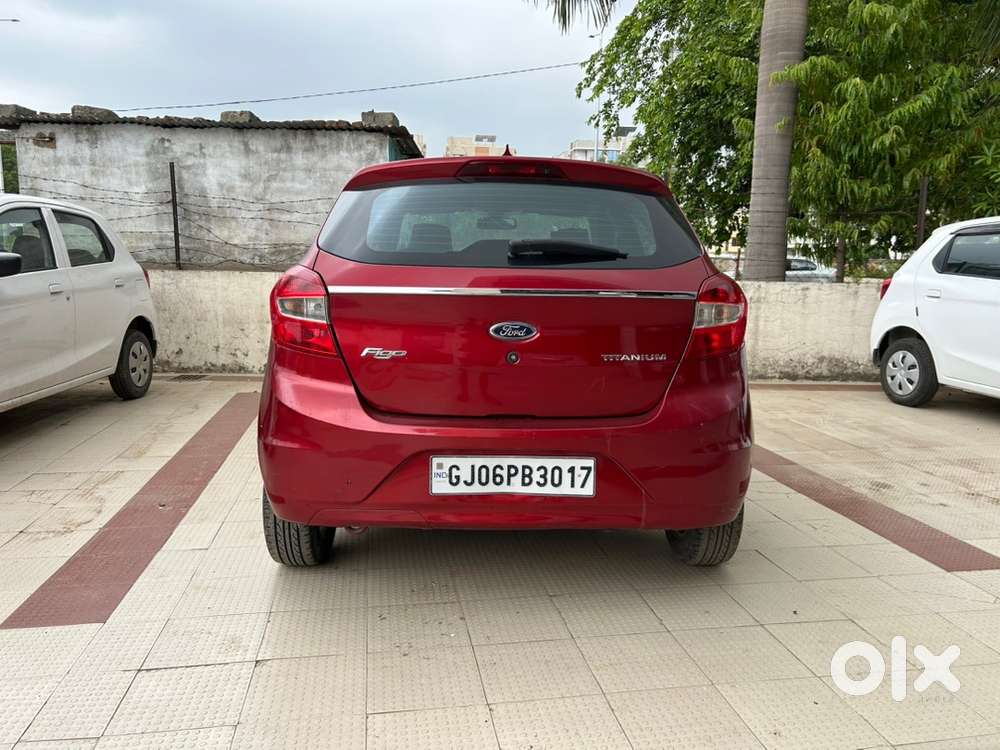 Ford Figo Titanium Blu 2017