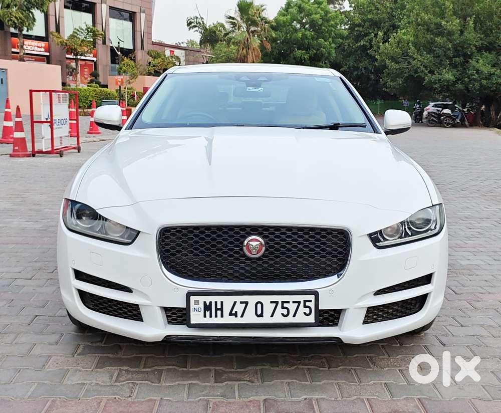 Jaguar Xe Portfolio, 2016, Petrol